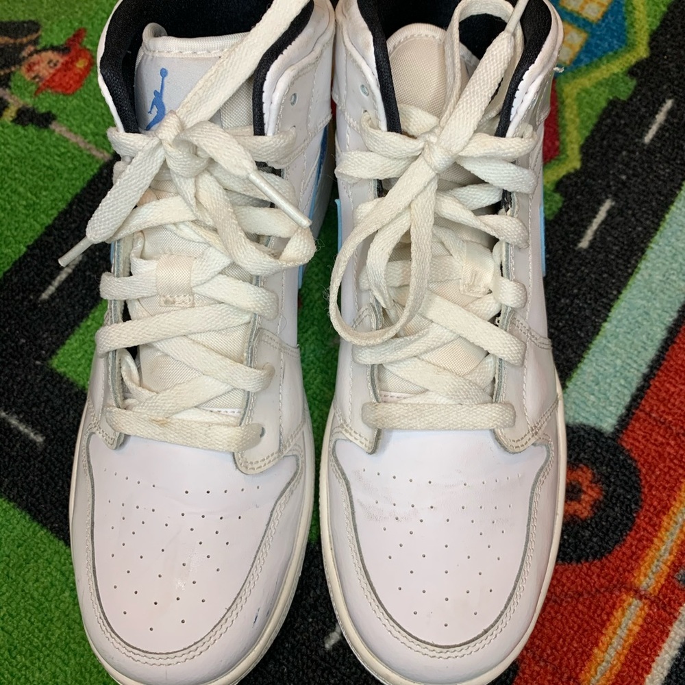 Retro 1 Mid. Big Kid.